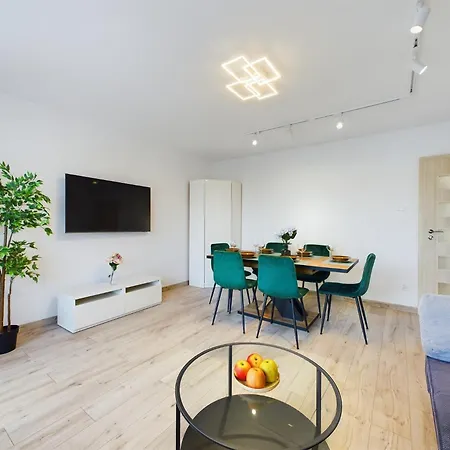Przytulny Apartament Z Parkingiem Blisko Morza W Gdyni By Noclegi Renters Gdynia Exterior photo
