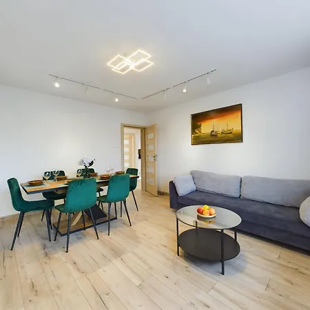 Przytulny Apartament Z Parkingiem Blisko Morza W Gdyni By Noclegi Renters Gdynia Exterior photo