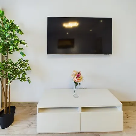 Przytulny Apartament Z Parkingiem Blisko Morza W Gdyni By Noclegi Renters Gdynia Exterior photo